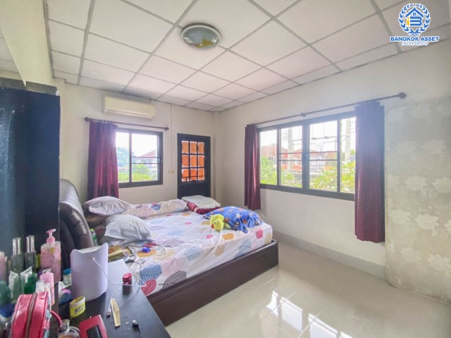 *****บ้านแฝดมือสองย่านนนทบุรี ม.อุดมทรัพย์ บางกรวย-ไทรน้อย หลังมุม! ทำเลดีที่สุดในโครงการ เนื้อที่ 37.1 ตร.ว. ฟังก์ชัน 3 ห้องนอน 2 ห้องน้ำ 1 ที่จอดรถ บ้านพร้อมยู่ ติดสวน บนทำเลเชื่อมต่อถ.ราชพฤกษ์, ถ.บางกรวย-ไทรน้อย ใกล้วงเวียนพระราม5